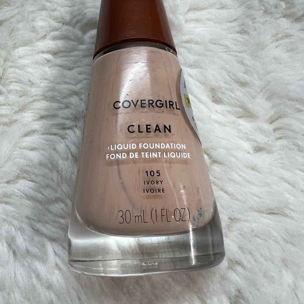 COVERGIRL Clean Liquid Foundation - 105 Ivory
